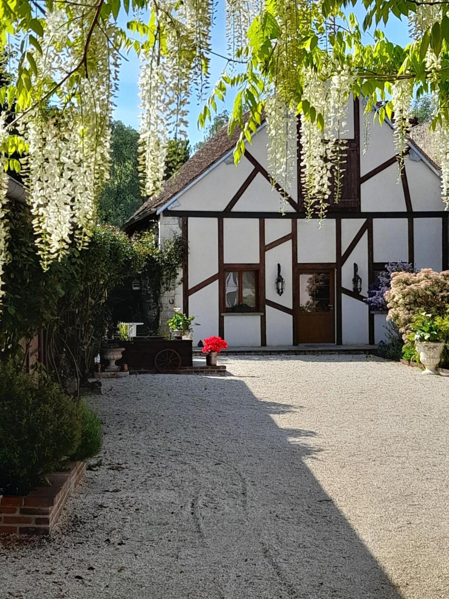 Bed and Breakfast Aux Sources De Ouanne Экстерьер фото