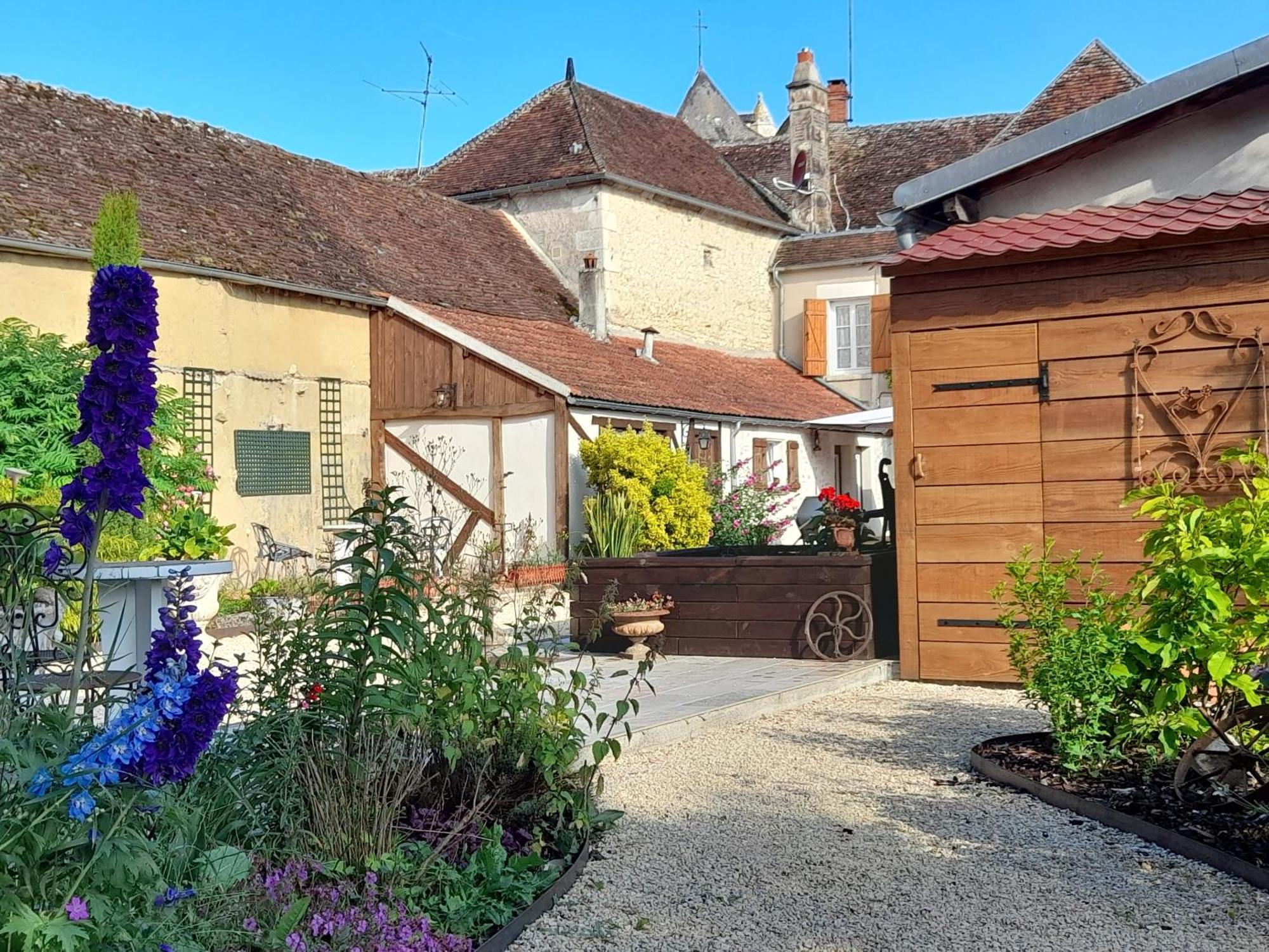 Bed and Breakfast Aux Sources De Ouanne Экстерьер фото