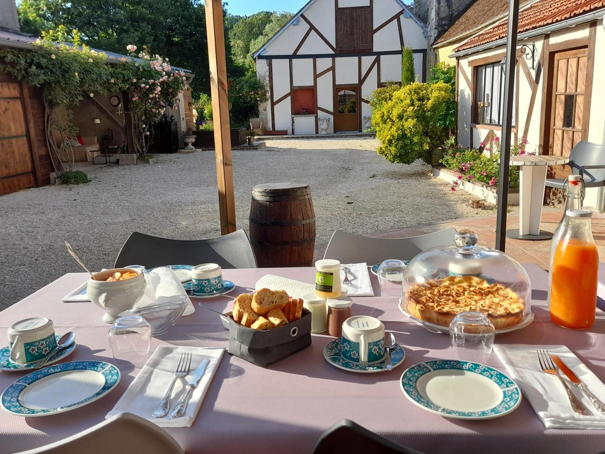 Bed and Breakfast Aux Sources De Ouanne Экстерьер фото